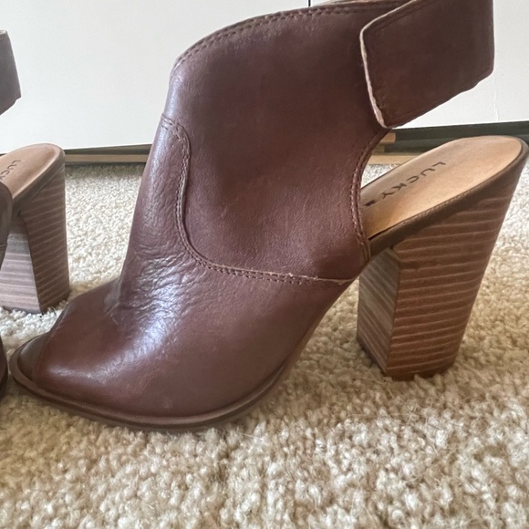 Lucky Brand Brown Booties Ankle Boots - Picture 4 of 9